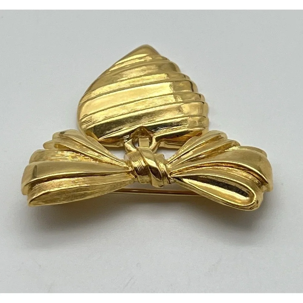 Vintage Avon I Love You Grandmother Brooch Heart And Bow‎ Pin Gold Tone